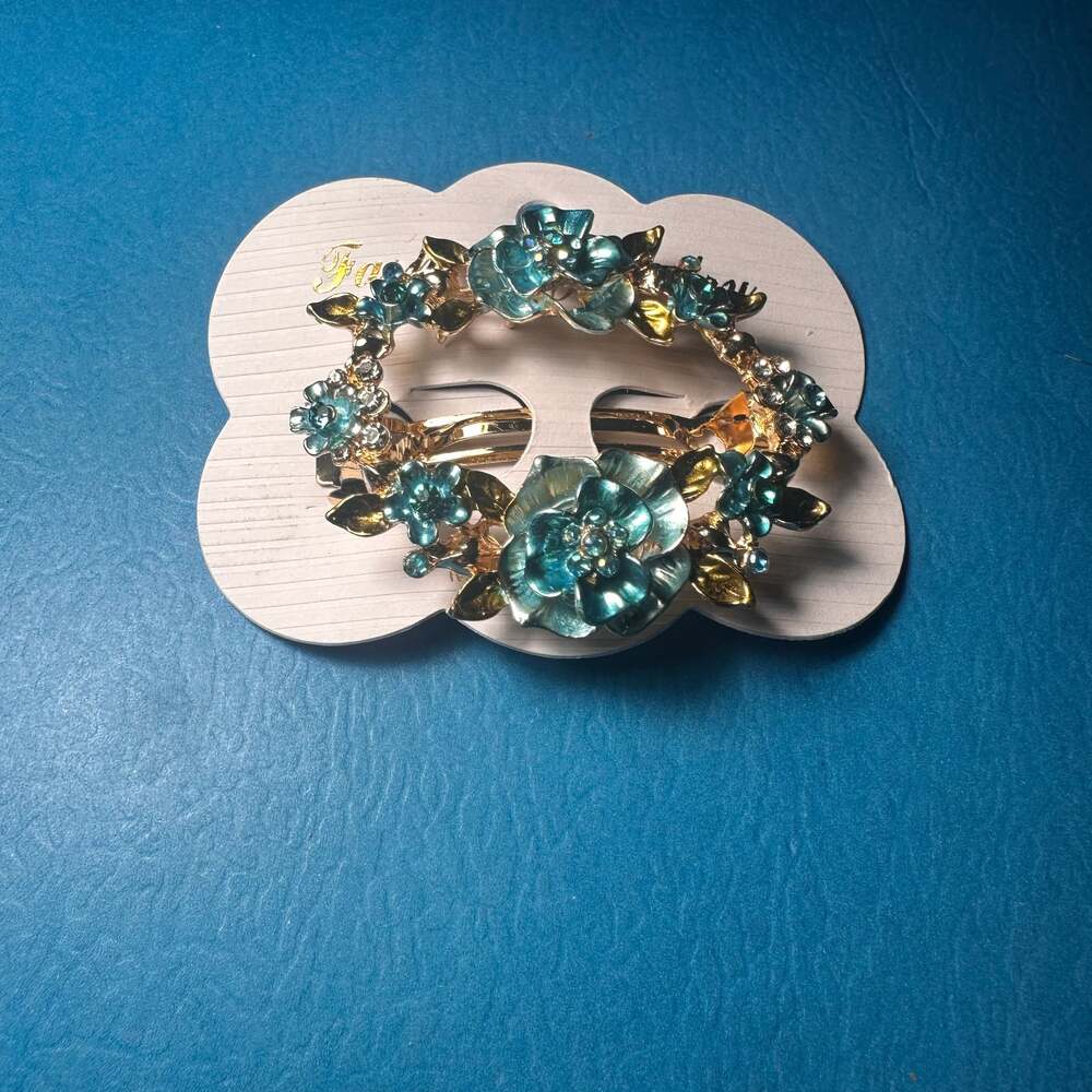 Vintage Royal Blue Enamel Flower Wreath Brooch Pin With Rhinestones
